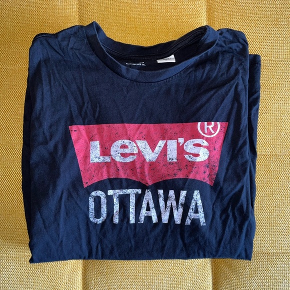 Levi’s t-shirt - Picture 1 of 1